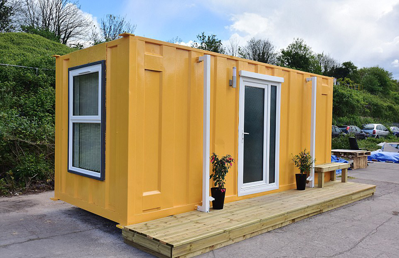 集裝箱也能當住宅？英國企業(yè)家創(chuàng)新改造，為流浪漢提供溫暖家園